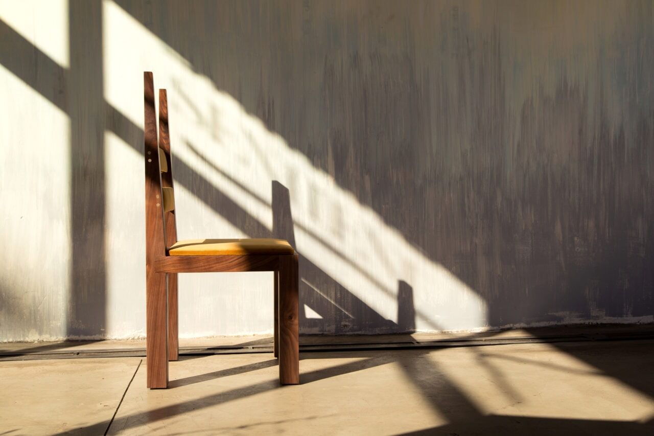 デザイナーズチェア DC-1 「DESIGN INTERIOR COLLECT… DC1 Solid Wood Dining Chair with A Sleek Design by SENTIENT